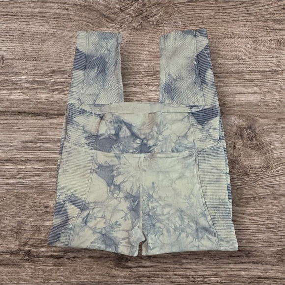 Offline Pants - Offline Tie-Dye High-Waisted Women’s Leggings Size Large